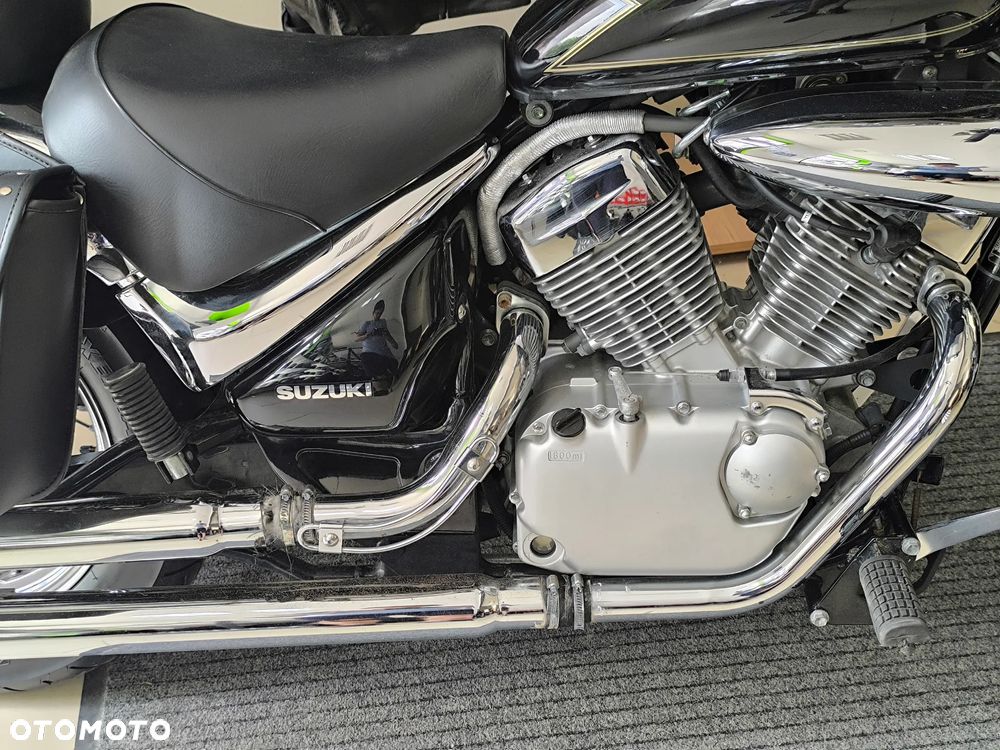 Suzuki Intruder - 8