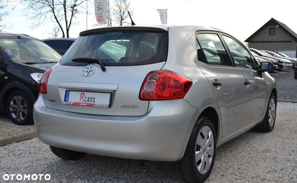 Toyota Auris 1.33 VVT-i Terra - 4