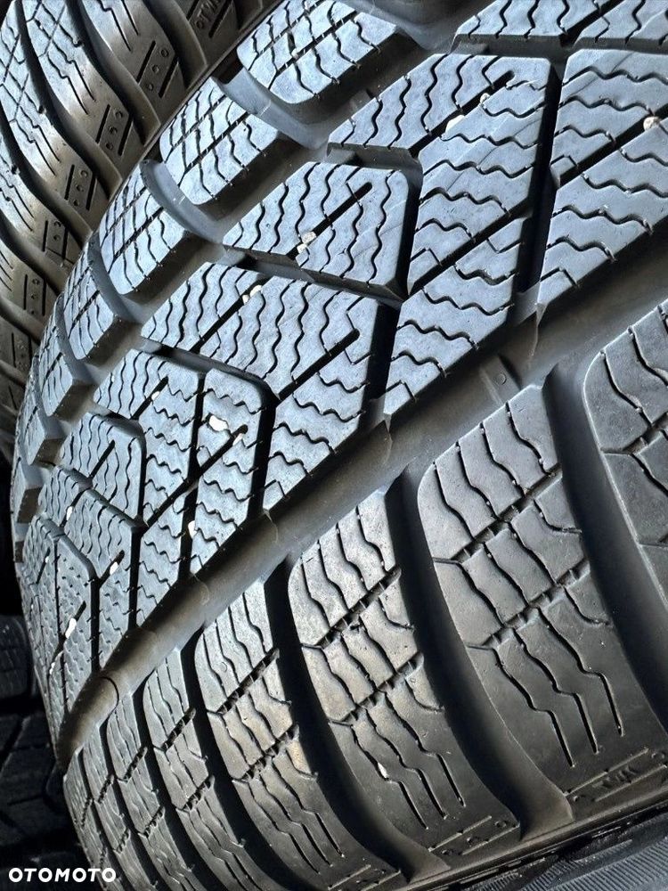 225/45r19 Pirelli SottoZero 3 RSC_6,2mm_4szt_(38) - 6