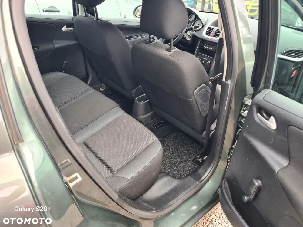 Peugeot 207 - 12