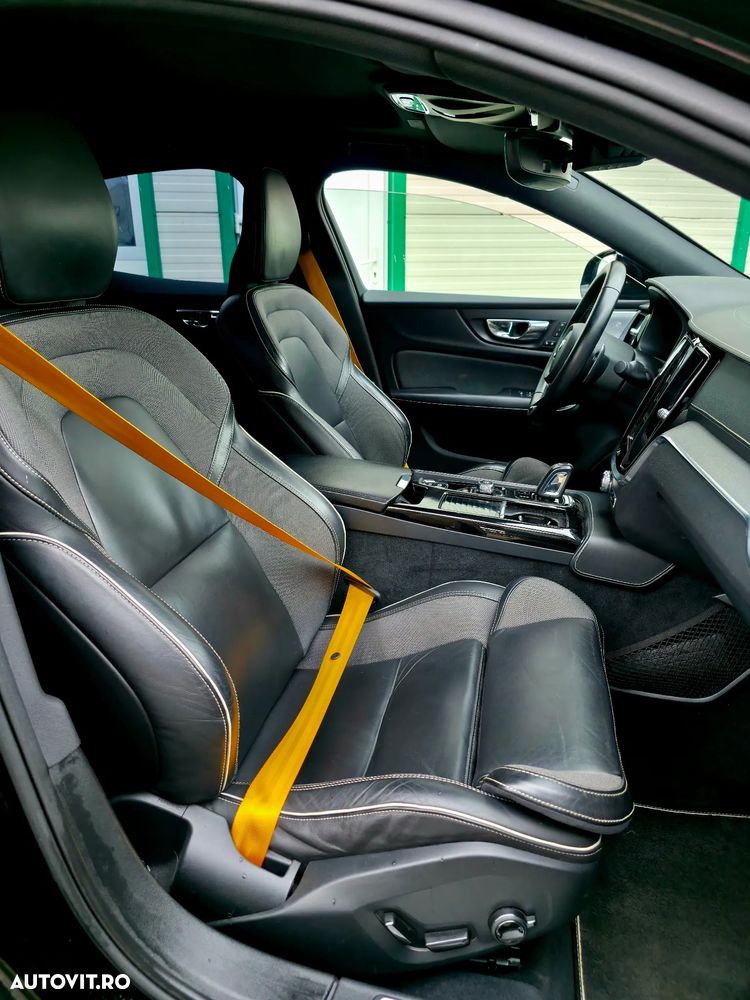Volvo S60 T8 Recharge AWD Polestar Engineered - 15