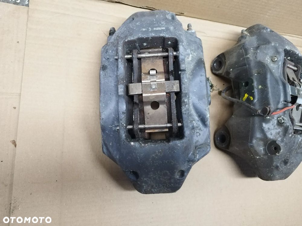 ZACISK HAMULCOWY PRZÓD PRZEDNI BREMBO VW TOUAREG 7L 3.0 TDI - 2