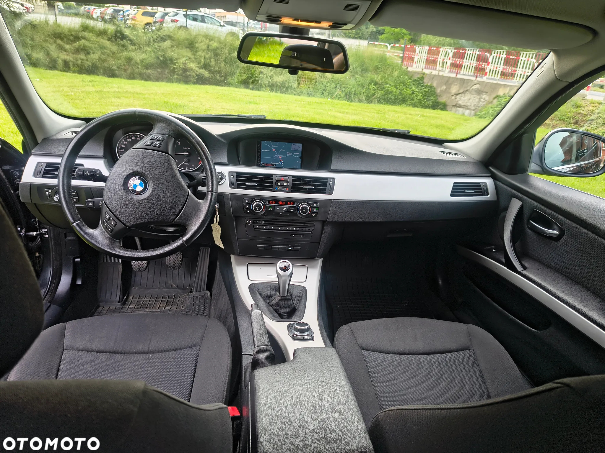 BMW Seria 3 318d - 14