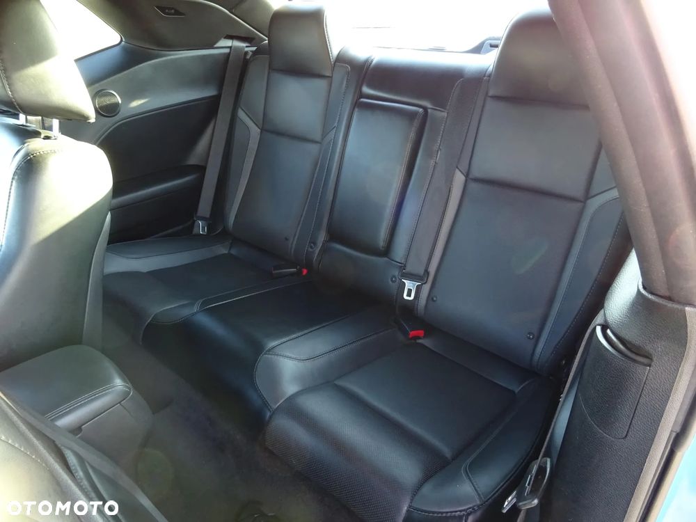 Dodge Challenger - 23