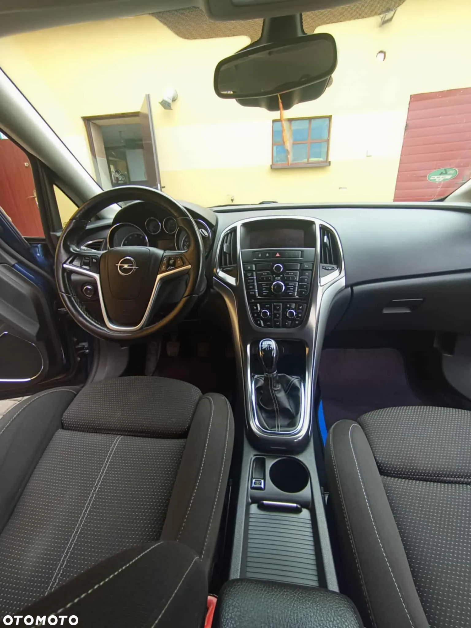 Opel Astra IV 1.4 T Cosmo - 12