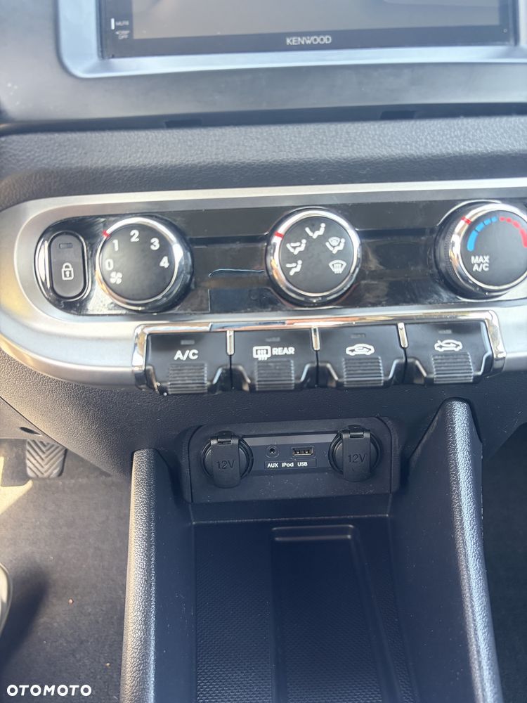 Kia Rio - 7
