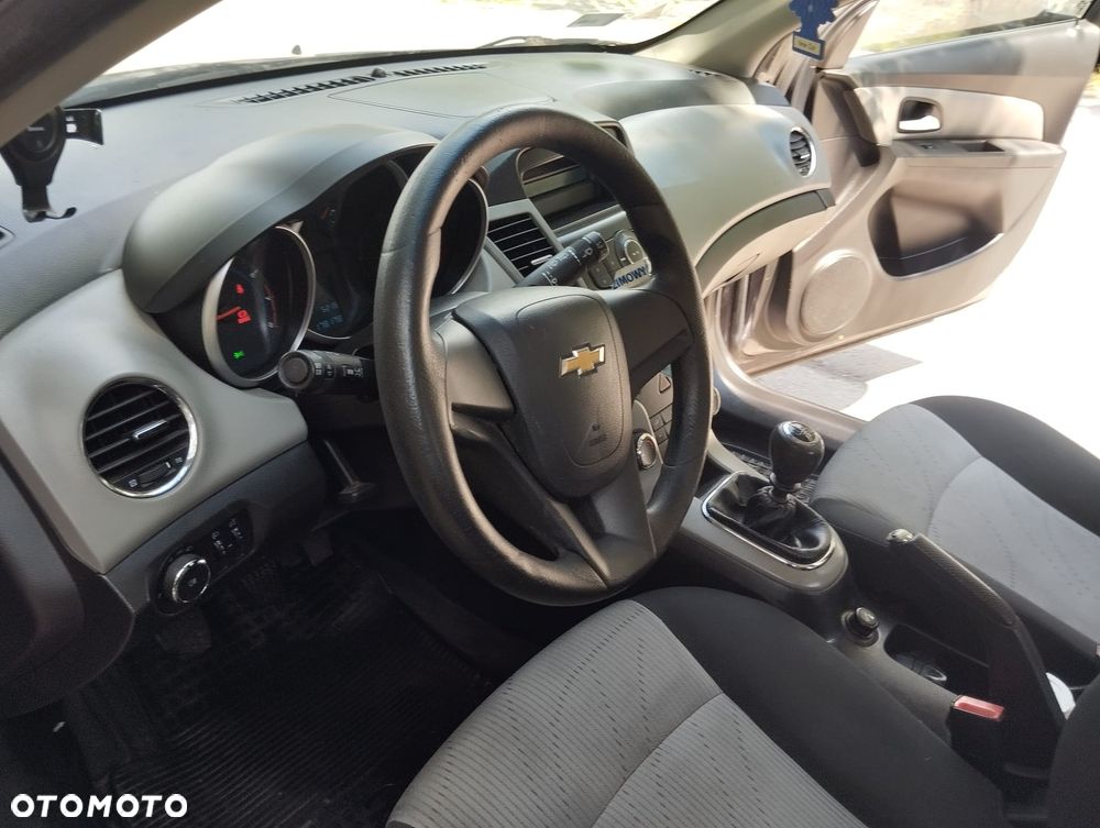 Chevrolet Cruze - 13