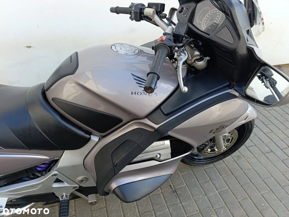 Honda ST - 28