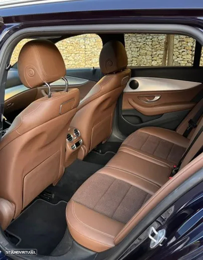 Mercedes-Benz 220 - 6