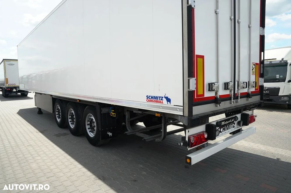 Schmitz Cargobull CAMION FRIGORIFER / TRANSPORT MAXIMA 1300 / AXĂ RIDICATĂ / COȘ PENTRU PALEȚI - 11