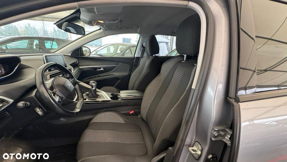 Peugeot 3008 1.2 PureTech Road Trip S&S - 33