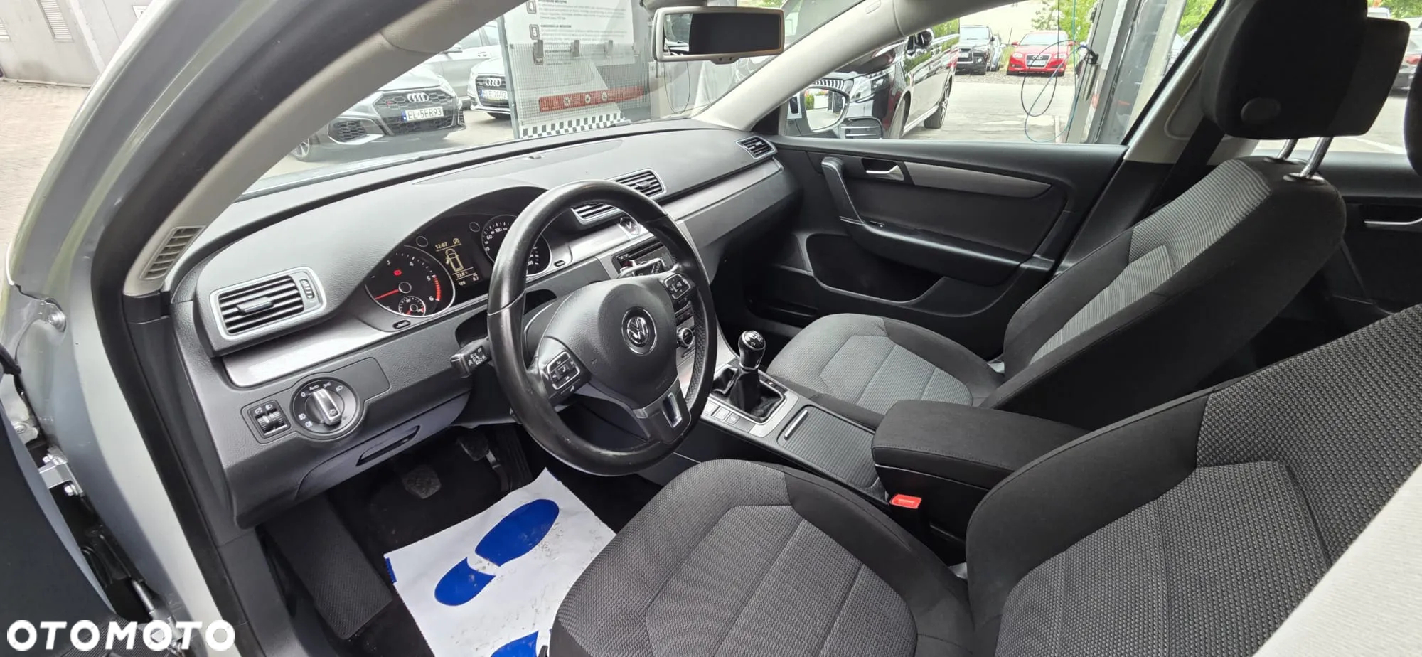 Volkswagen Passat Variant 2.0 Blue TDI SCR R-Line - 26