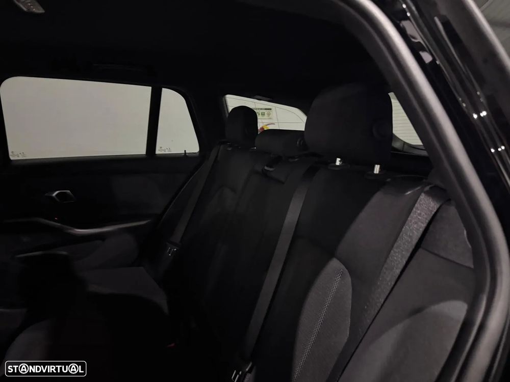 BMW 330 e Pack M Auto - 13