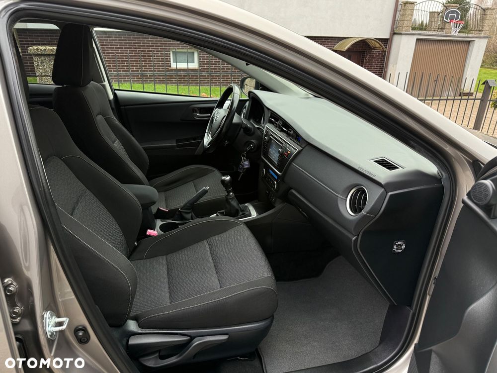 Toyota Auris 2.0 D-4D Prestige - 14