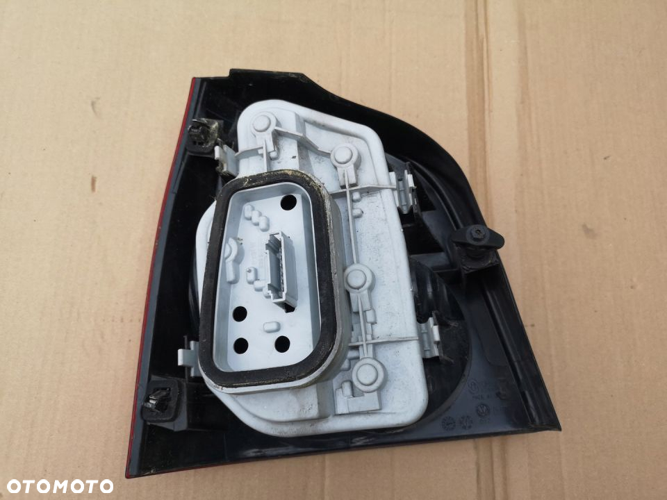 Lampa tylna prawa VW Polo IV 9N - 2