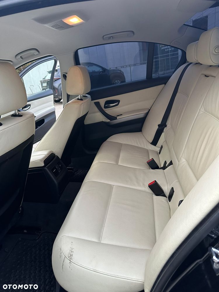 BMW Seria 3 318i - 11