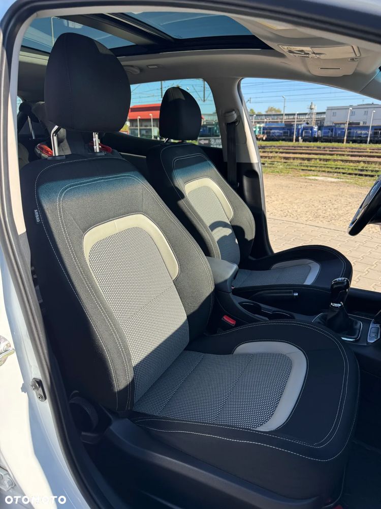 Kia Ceed - 16