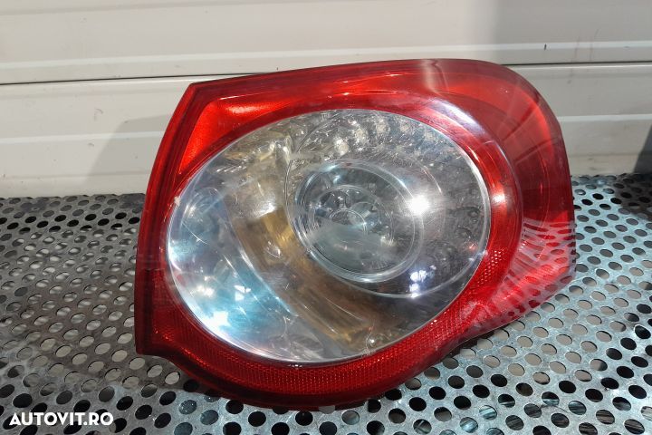 Lampa / Tripla stop dreapta pe aripa 3C9945096C Volkswagen VW Passat - 1