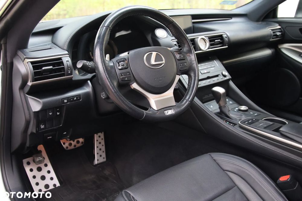 Lexus RC - 22