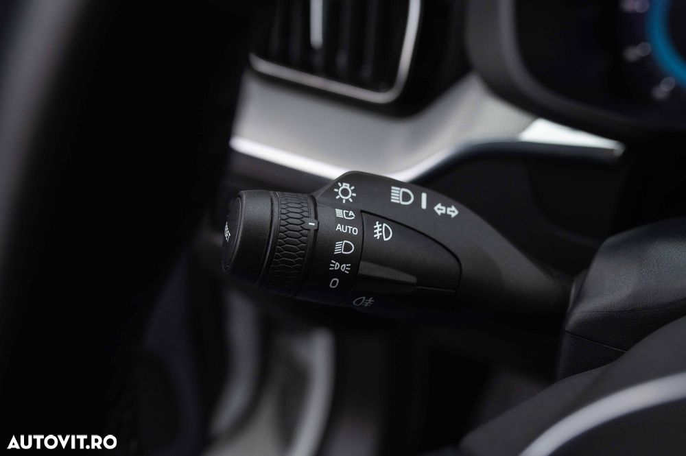 Volvo XC 60 Recharge T6 Twin Engine eAWD R-Design Expression - 29