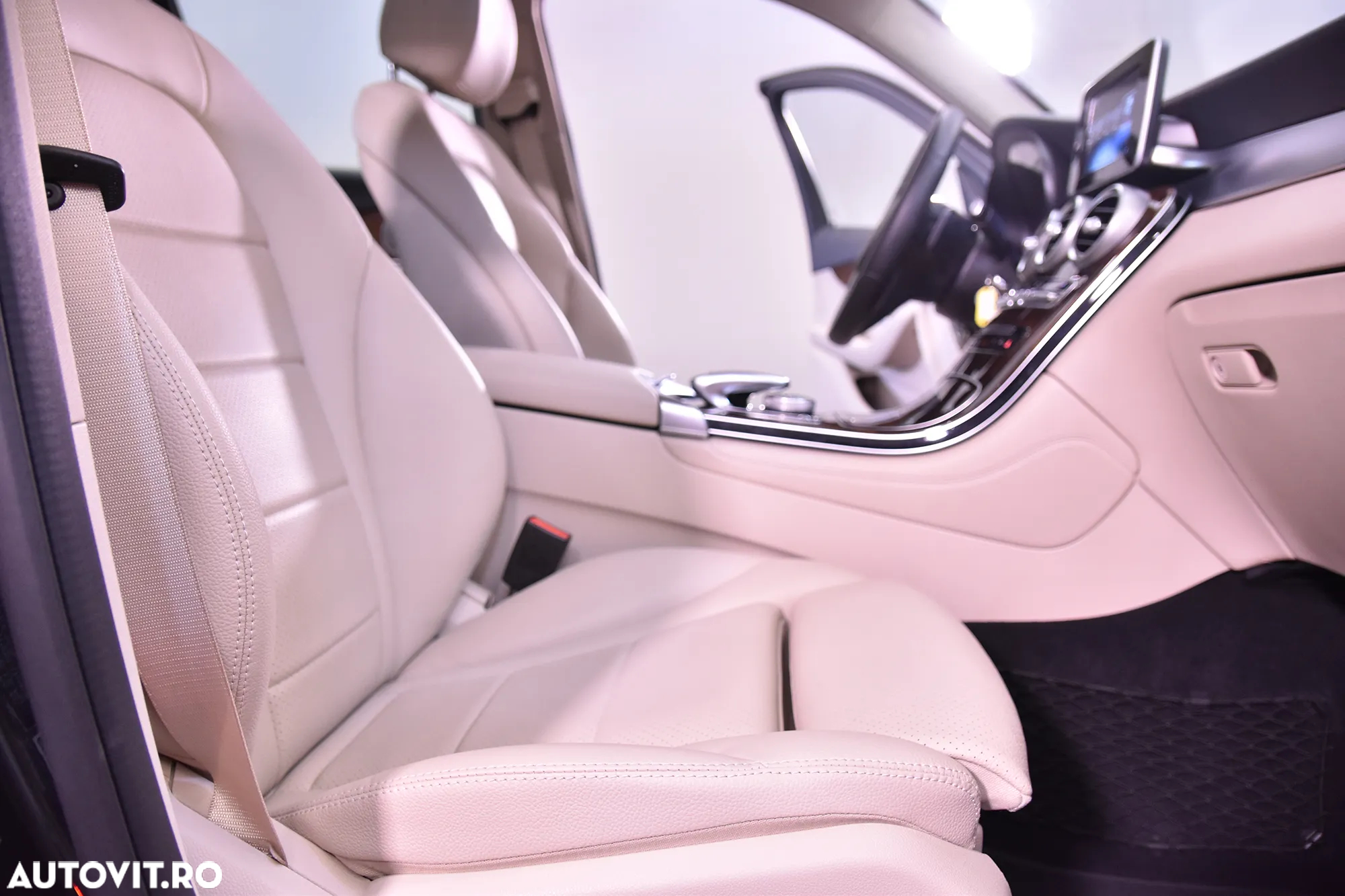 Mercedes-Benz GLC 250 d 4MATIC - 11