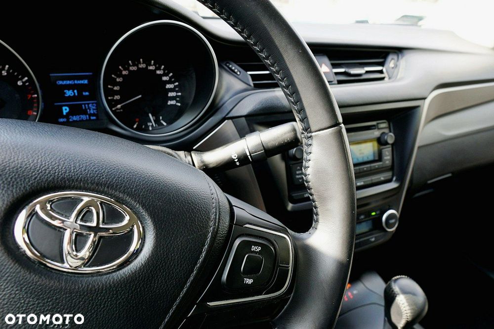 Toyota Avensis 1.8 Active MS - 27