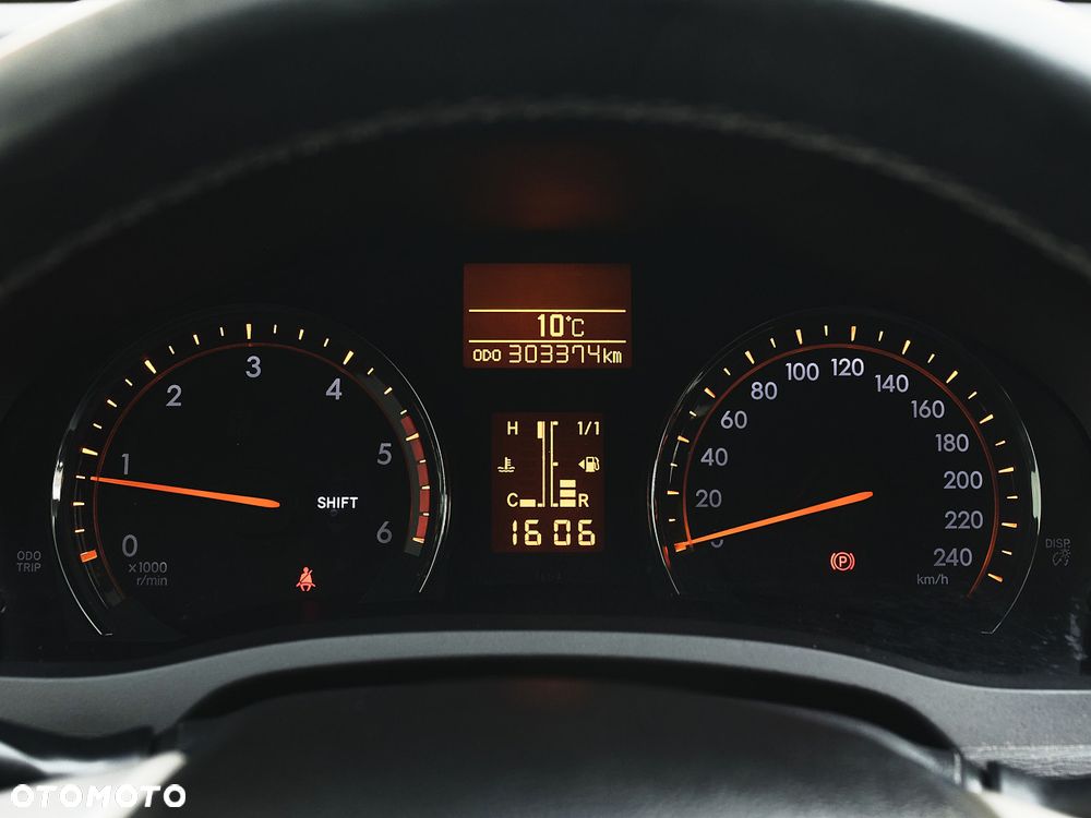 Toyota Avensis 2.0 D-4D Executive - 27