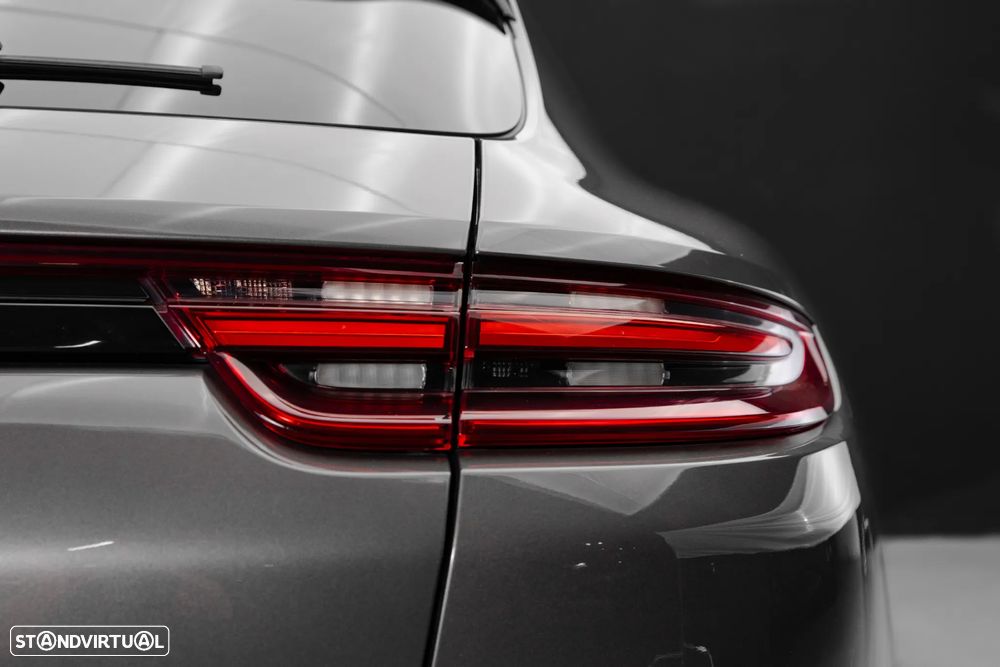 Porsche Panamera Sport Turismo 4 E-Hybrid - 13
