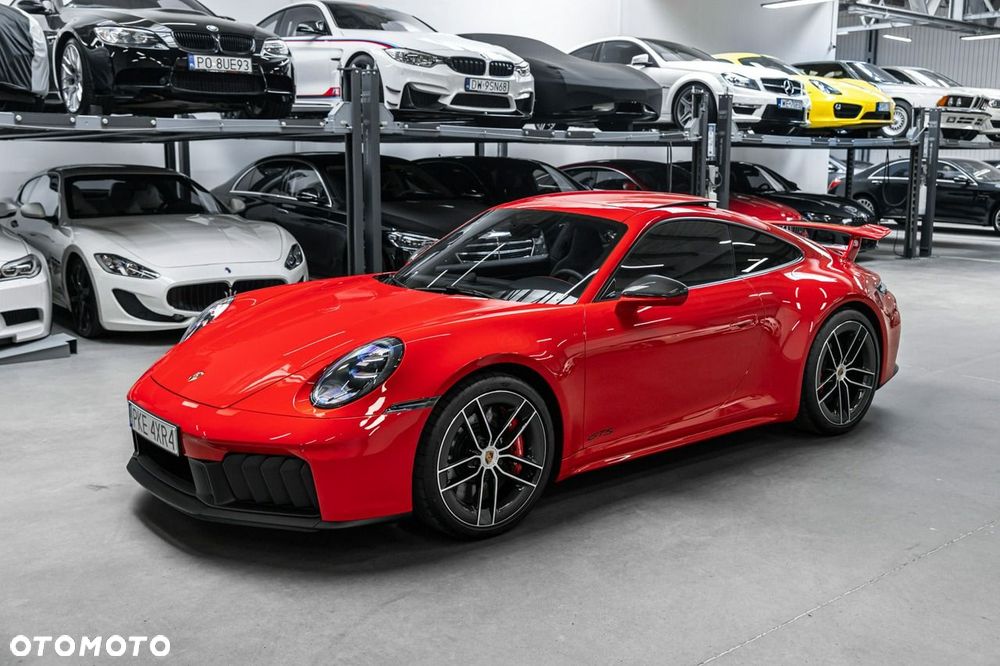 Porsche 911 Carrera 4 GTS PDK - 3
