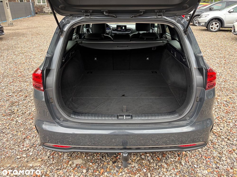 Kia Ceed 1.4 T-GDI DCT OPF Platinum Edition - 18
