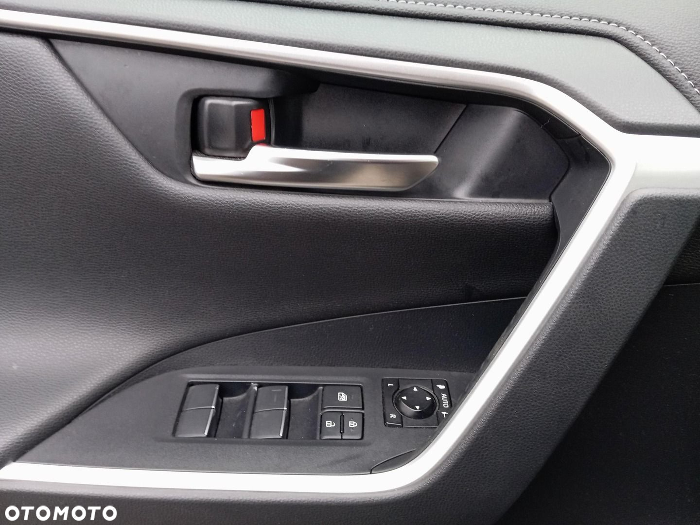 Toyota RAV4 2.5 Hybrid Black Edition by JBL 4x4 - 22