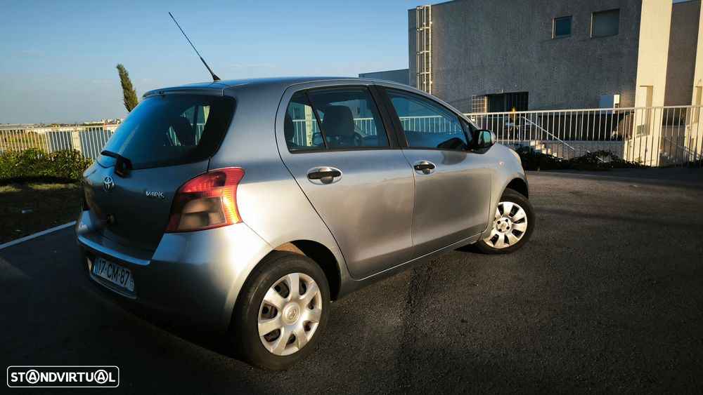 Toyota Yaris 1.0 VVT-i - 8