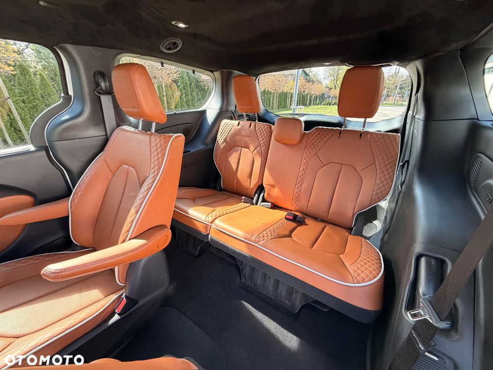 Chrysler Pacifica - 34