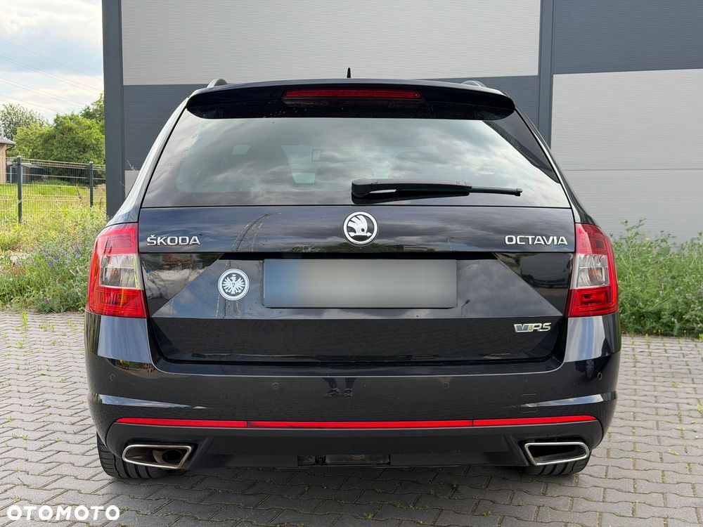 Skoda Octavia 2.0 TDI DSG RS - 10