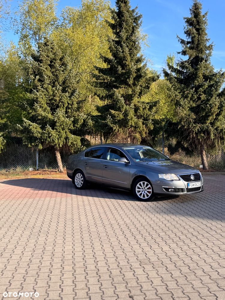 Volkswagen Passat 2.0 TDI Comfortline - 8