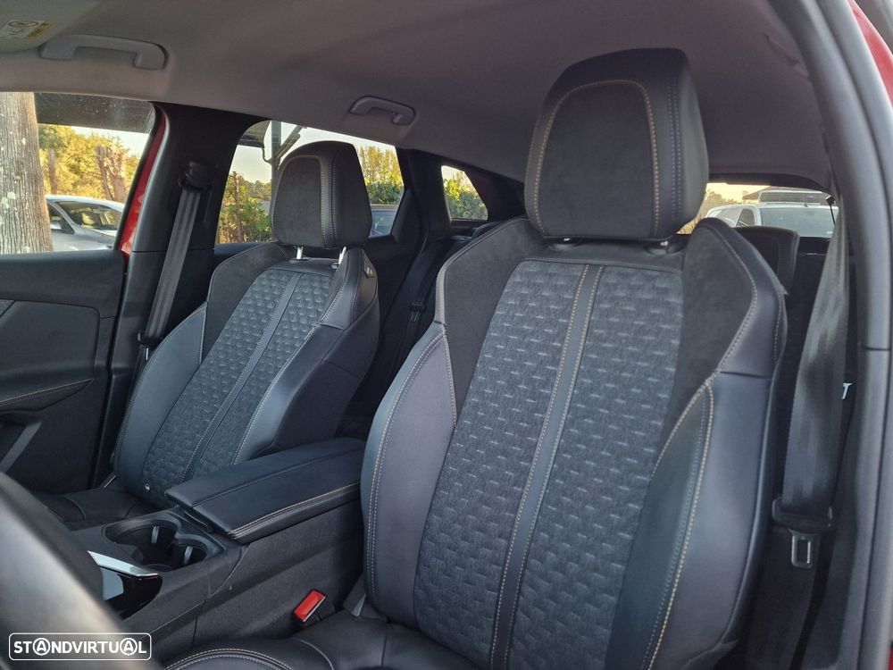 Peugeot 3008 Hybrid 225 e-EAT8 Roadtrip - 13