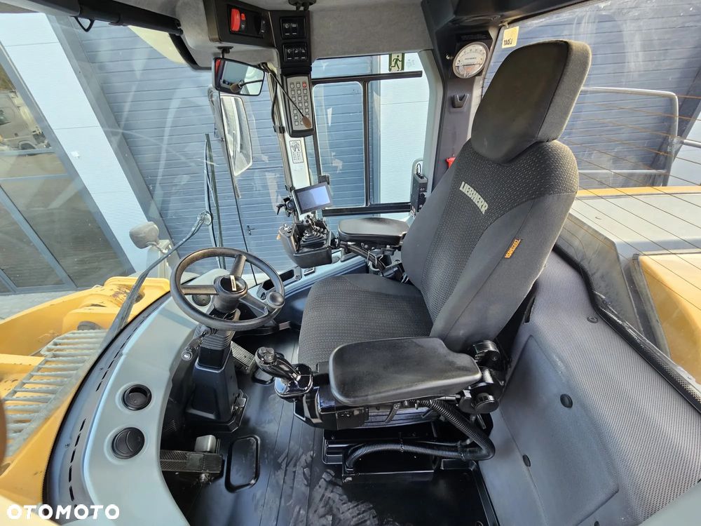 Liebherr L586 XPOWER 2020r - 10