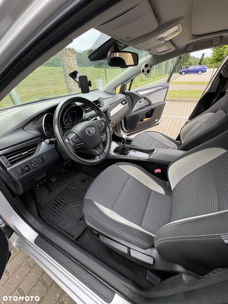 Toyota Avensis - 7