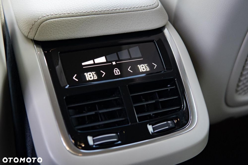 Volvo V60 Cross Country Pro B5 B AWD - 33