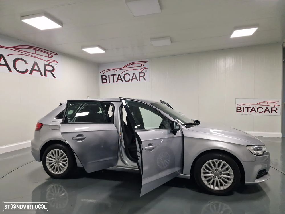 Audi A3 Sportback 1.6 TDI Design - 14
