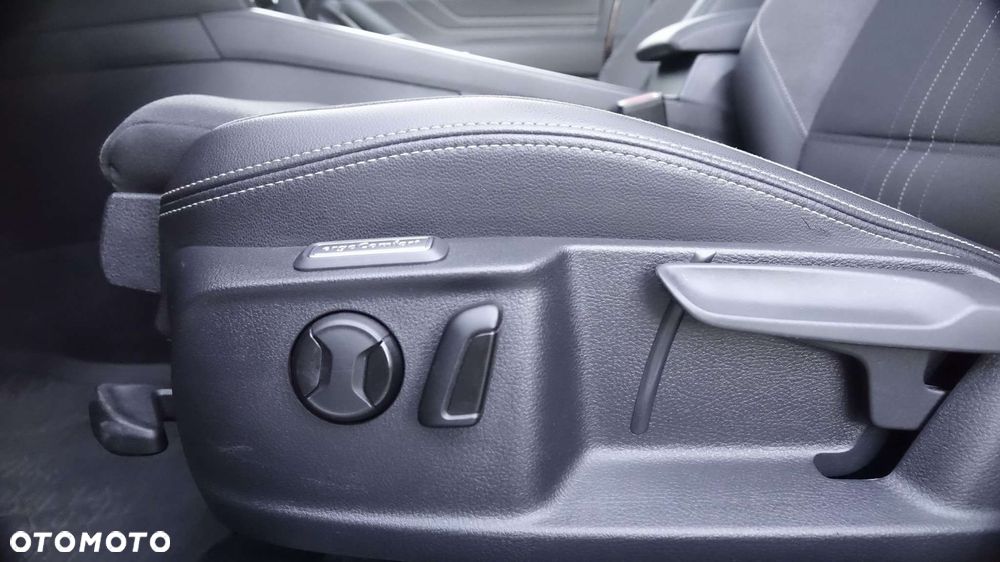 Volkswagen Passat Alltrack - 23