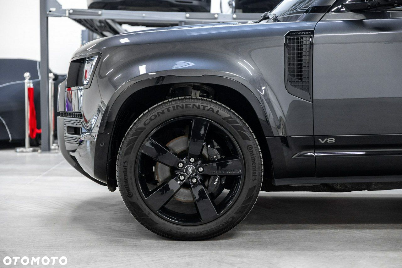 Land Rover Defender - 13