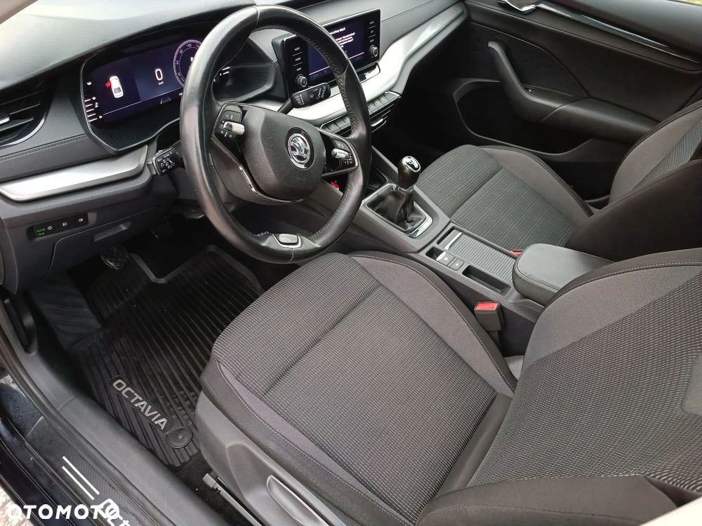 Skoda Octavia 1.5 TSI ACT Active - 9