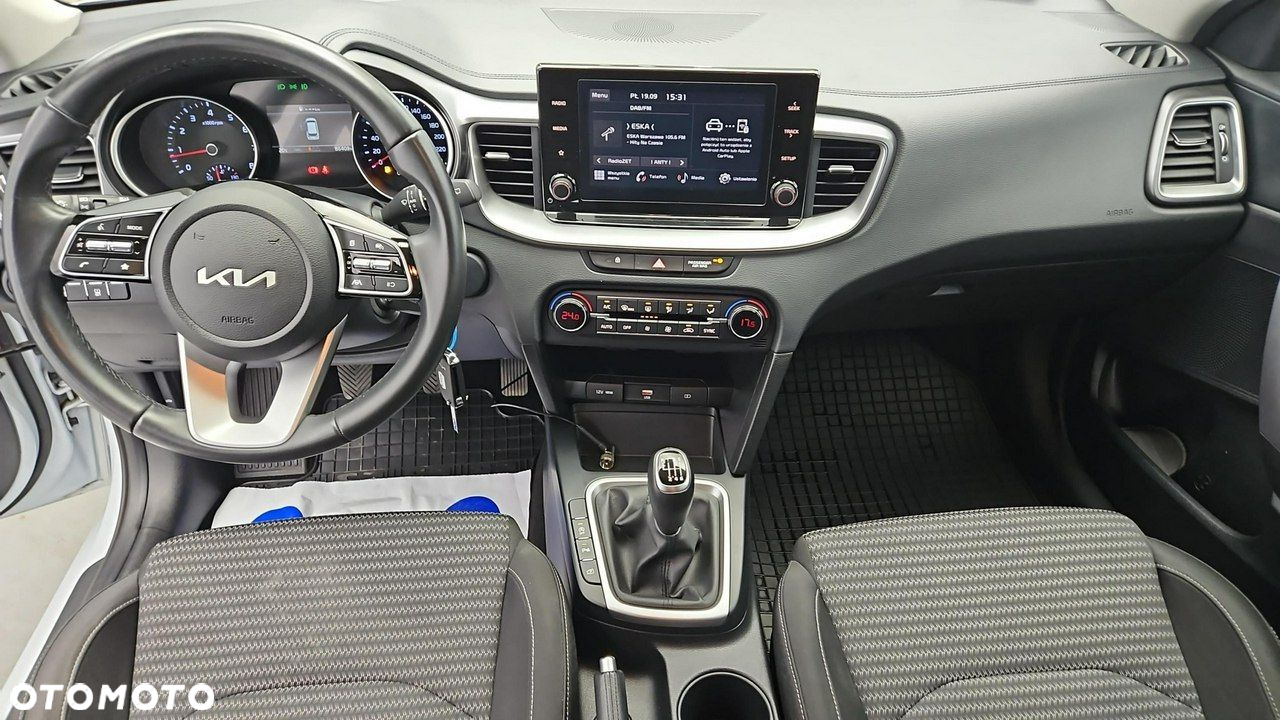 Kia Ceed 1.5 T-GDI M - 13