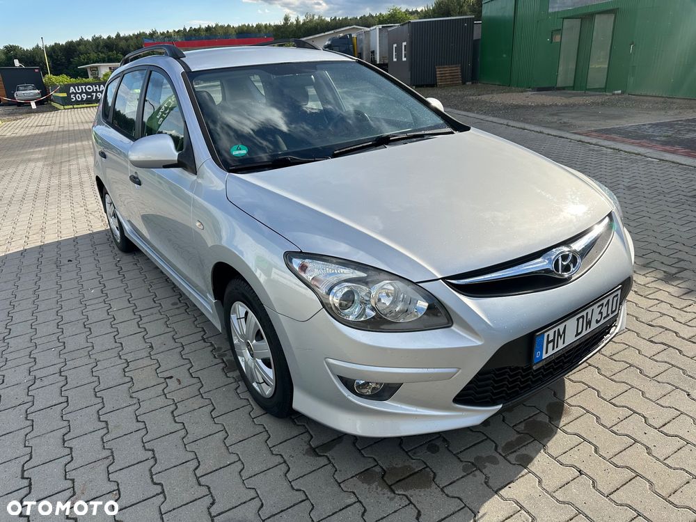 Hyundai i30 1.4 Base + - 2