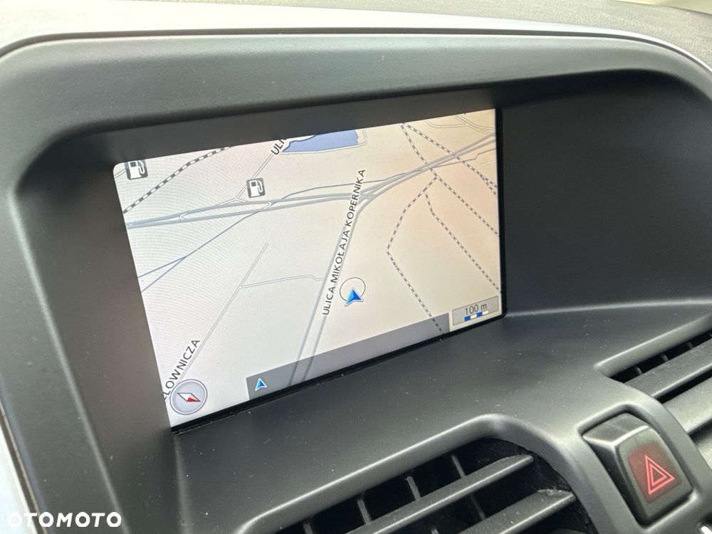 Volvo XC 60 D4 Momentum - 32