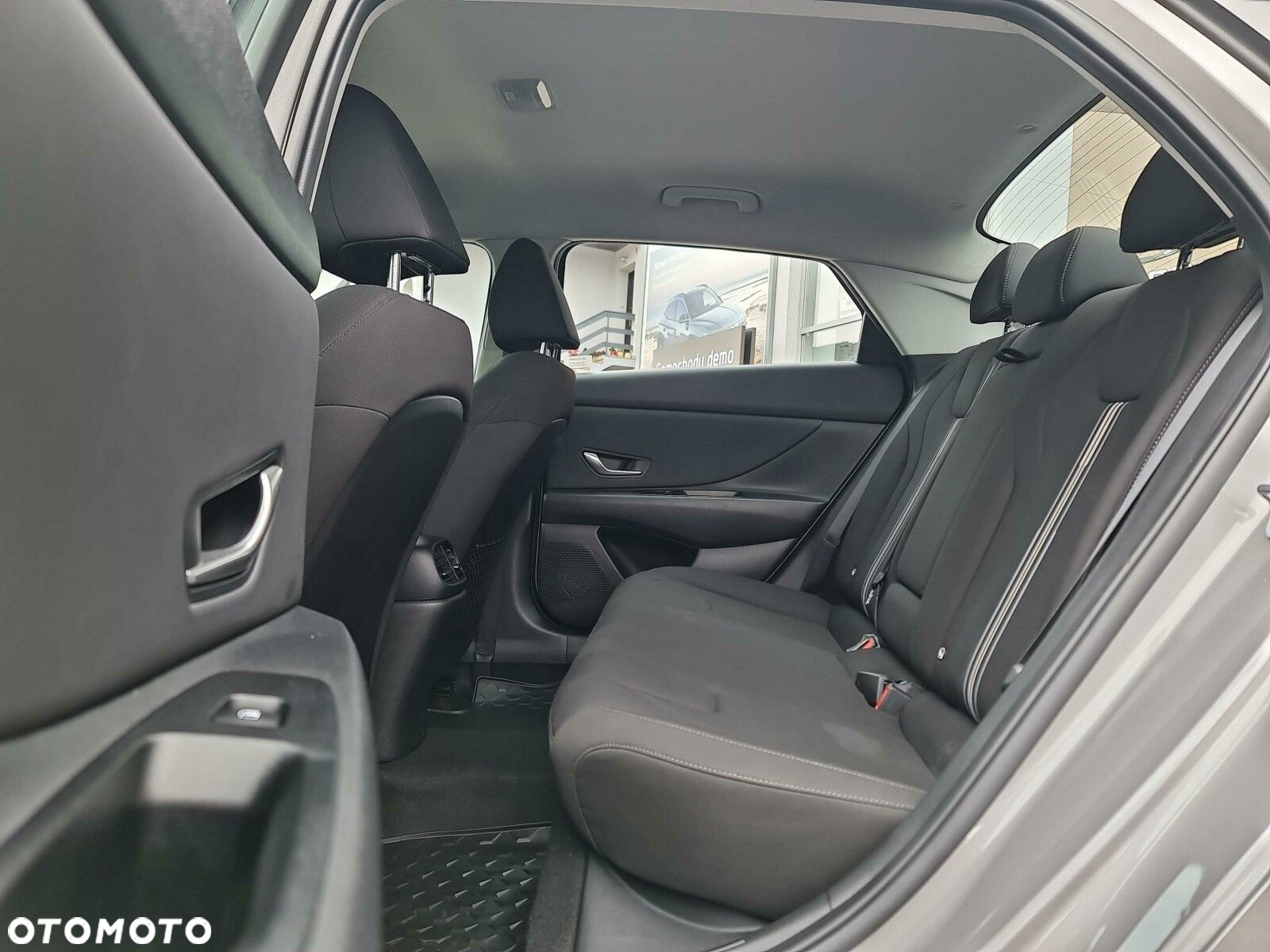 Hyundai Elantra 1.6 Smart CVT - 32