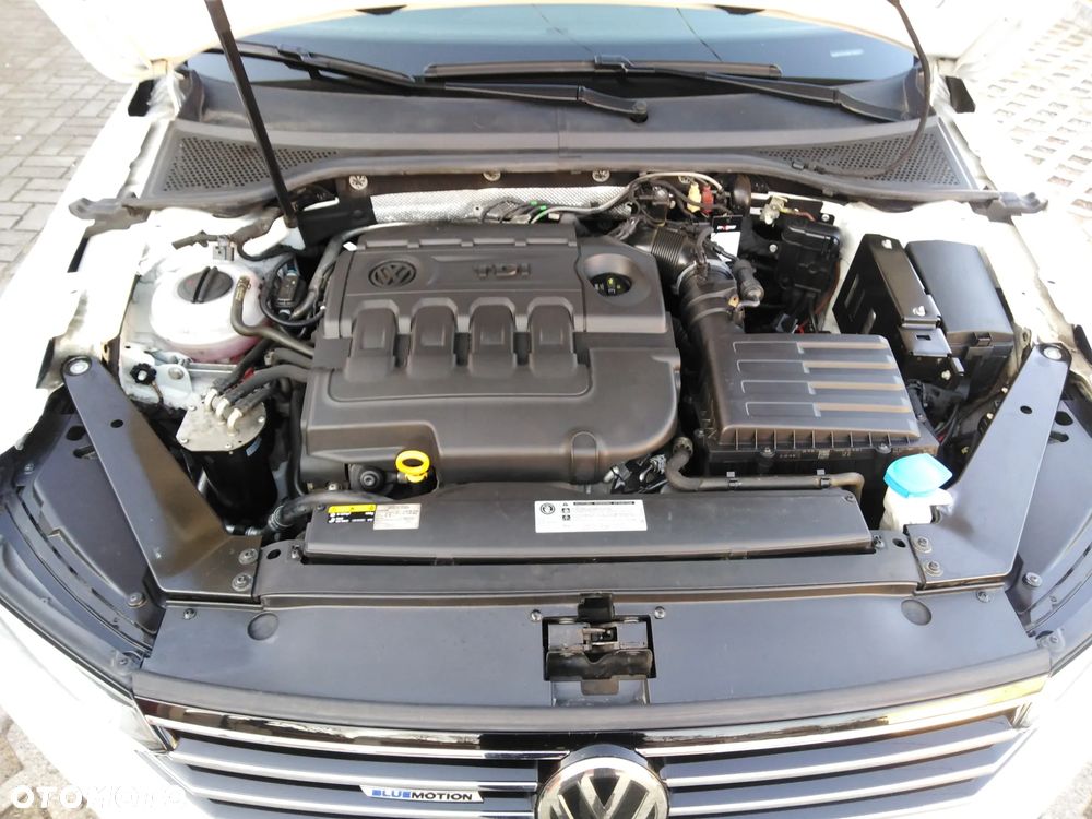 Volkswagen Passat Variant 2.0 TDI (BlueMotion Technology) Comfortline - 14
