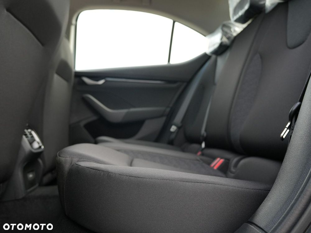 Skoda Octavia 1.5 TSI mHEV Drive Essence DSG - 33