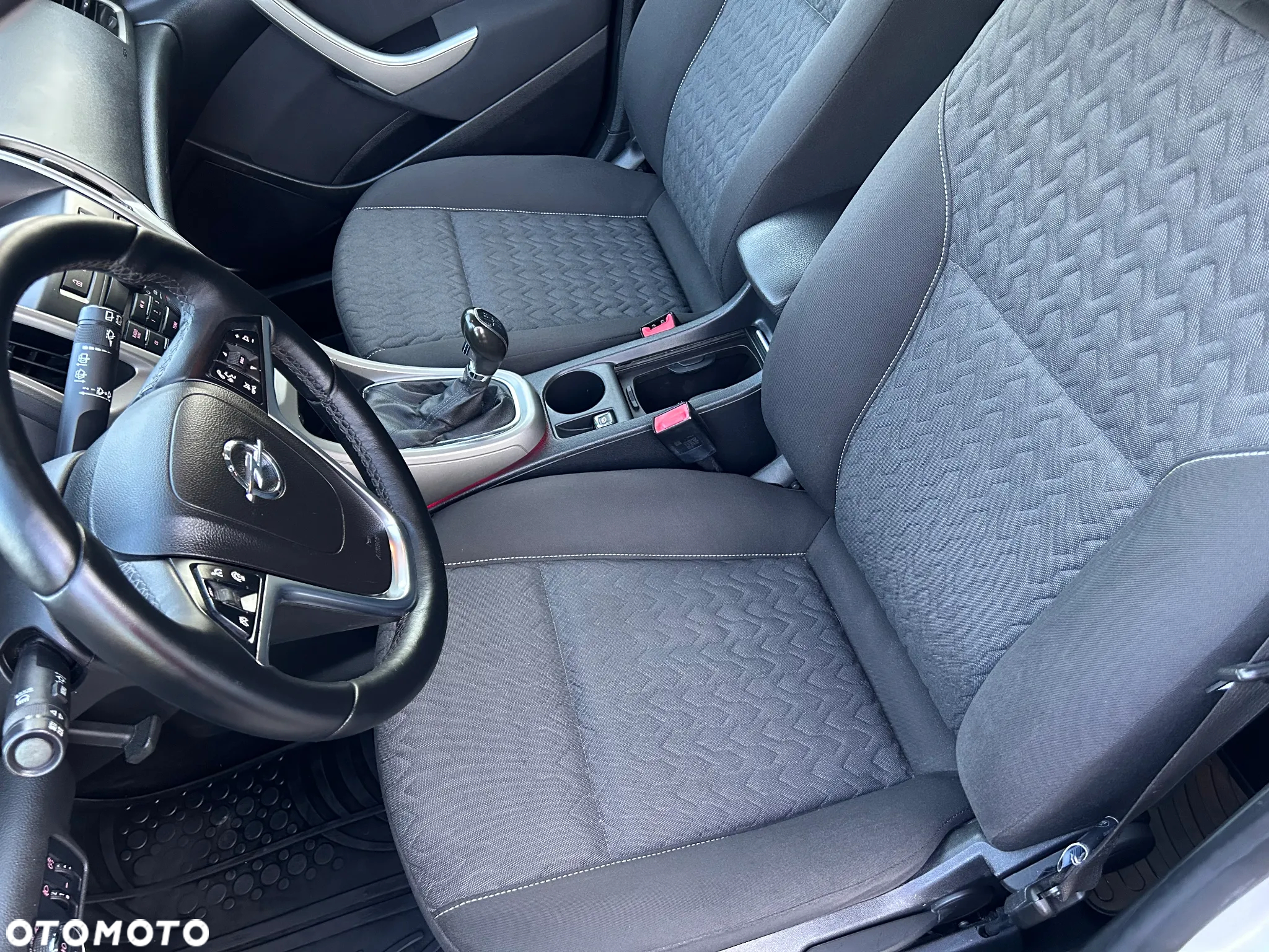 Opel Astra 1.4 Turbo Design Edition - 8